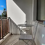 아파트 Homes
