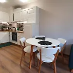아파트 Homes